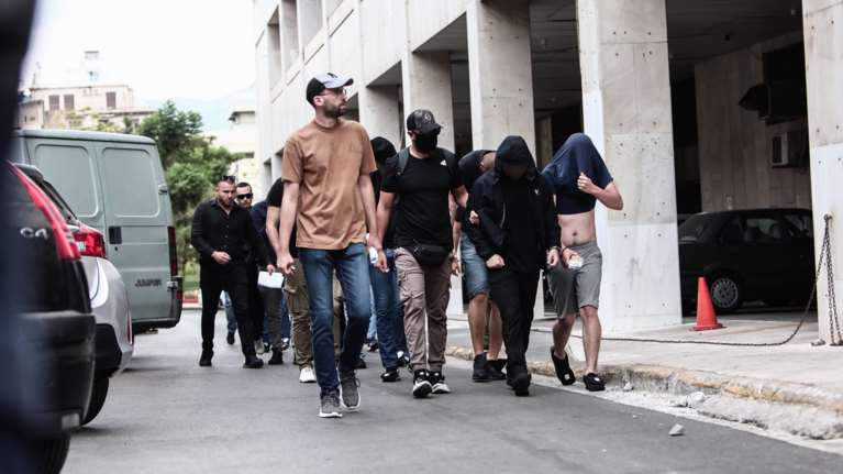 Δολοφονία Κατσουρή: Προφυλακιστέος Κροάτης που νοσηλεύεται - Σε εξέλιξη οι απολογίες των τελευταίων 35 χούλιγκαν