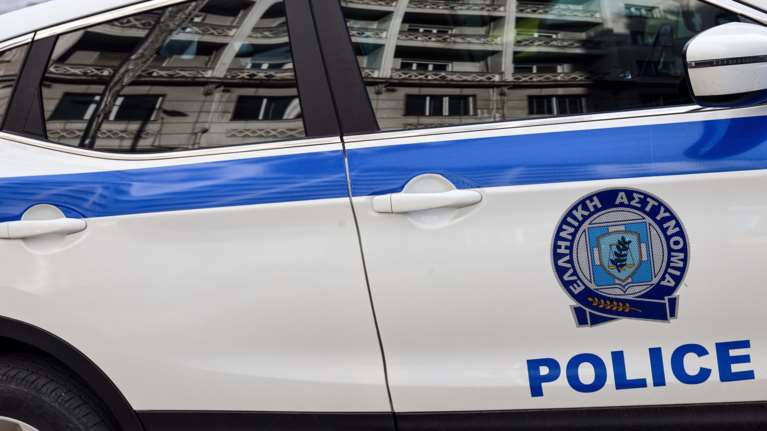 Χειροπέδες σε 37χρονο που σκότωσε τη γυναίκα του στη Σουηδία με τη βοήθεια συγγενών του και επέστρεψε στην Ελλάδα