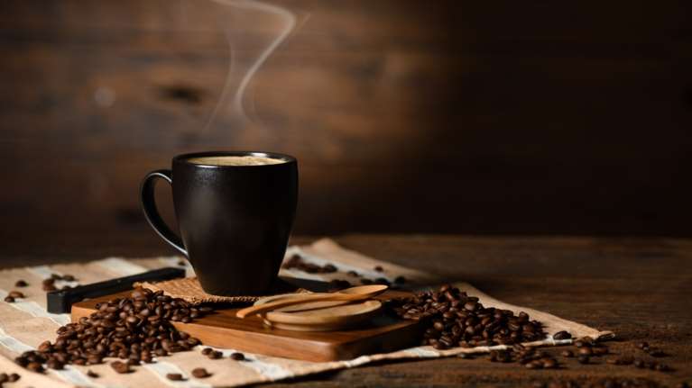 Πώς ο ειδικός φόρος κατανάλωσης στον καφέ γεμίζει τα κρατικά ταμεία