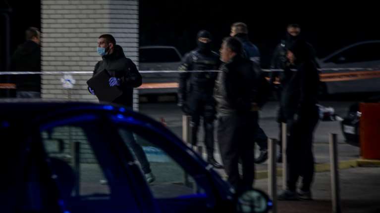 Κηφισιά: Ποινική δίωξη για ανθρωποκτονία από πρόθεση στον αστυνομικό για τη διπλή δολοφονία