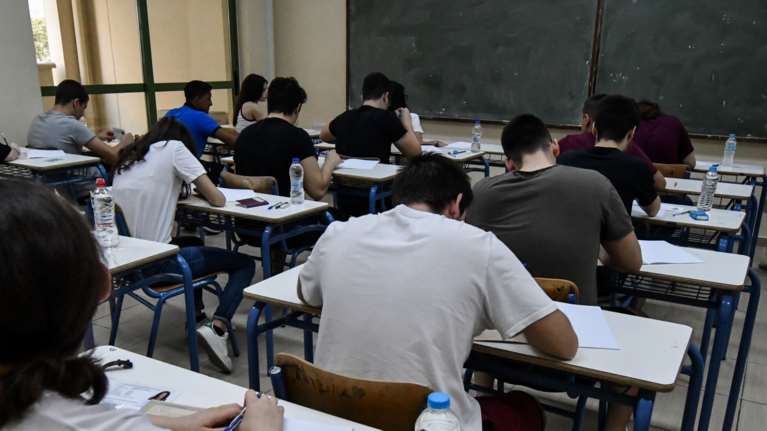 Πανελλαδικές 2020: Η Χημεία ρίχνει τις βάσεις ακόμη και στις Ιατρικές - Εκτίμηση για 50% κάτω από τη βάση