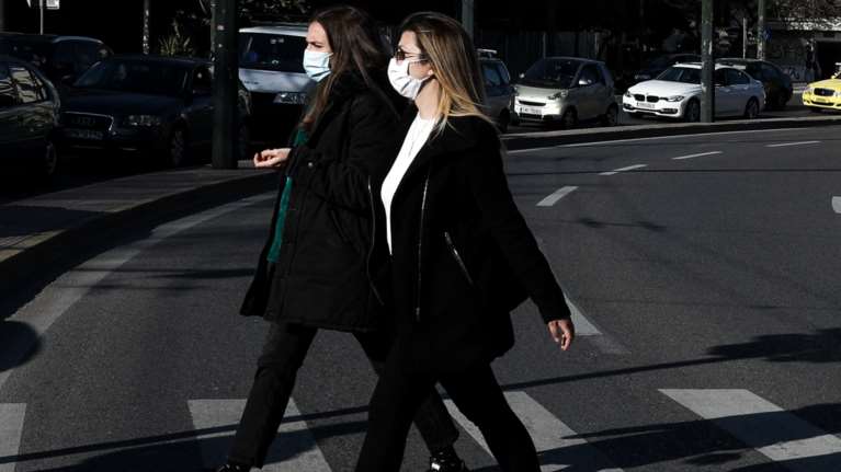 Κορονοϊός: Μειώνονται τα κρούσματα - 2.219 νέες λοιμώξεις σήμερα - 35 θάνατοι και 449 διασωληνωμένοι