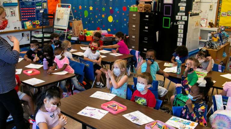 Άνοιγμα σχολείων - Εφιαλτικές προβλέψεις: Θα μολυνθεί το 30% των μαθητών - &quot;Θα έχουμε και θανάτους παιδιών&quot;