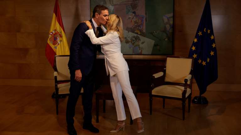 Ισπανία: Οι Σοσιαλιστές και η Ριζοσπαστική Αριστερά κατέληξαν σε συμφωνία για "προοδευτική κυβέρνηση"