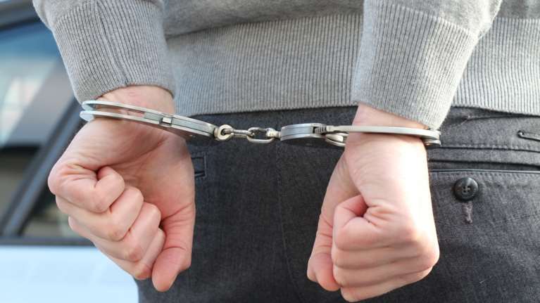 Ανω Λιόσια: Συνελήφθη 24χρονος για τους πυροβολισμούς και τον εμβολισμό περιπολικού οχήματος