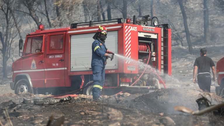 Συναγερμός για φωτιές σε Ασπρόπυργο, Πύργο, Γύθειο και Μεσολόγγι: Πώς εξελίσσονται τα πύρινα μέτωπα