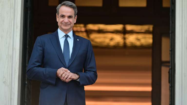 Μητσοτάκης: Θα δει τον τελικό του Ολυμπιακού στο σπίτι, με μπάρμπεκιου και με καλούς φίλους [βίντεο]