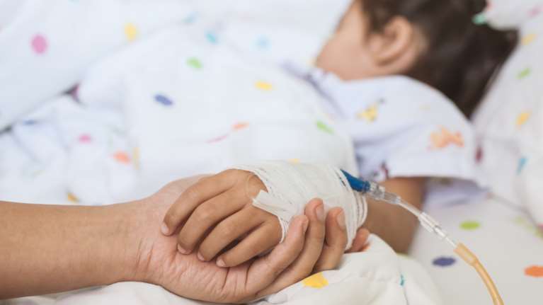 Τι είναι το σπάνιο σύνδρομο Rapunzel - Πώς το υποψιάστηκε η γιατρός που χειρούργησε τη 14χρονη στη Θεσσαλονίκη