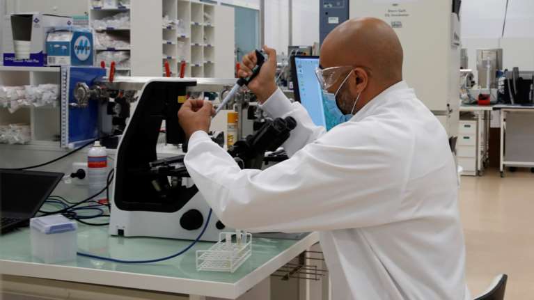 Κορονοϊός: Υπό αξιολόγηση περισσότερα από 170 εμβόλια - Σε ποια φάση είναι τα εμβόλια Οξφόρδης και AstraZeneca