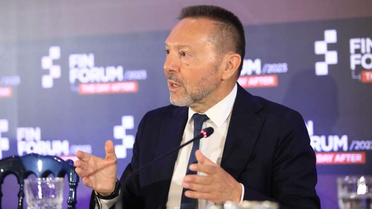 Ανάπτυξη 2,2% το 2023 και 3% το 2024 βλέπει ο Γιάννης Στουρνάρας - Ζητά αλλαγές στο Δημόσιο