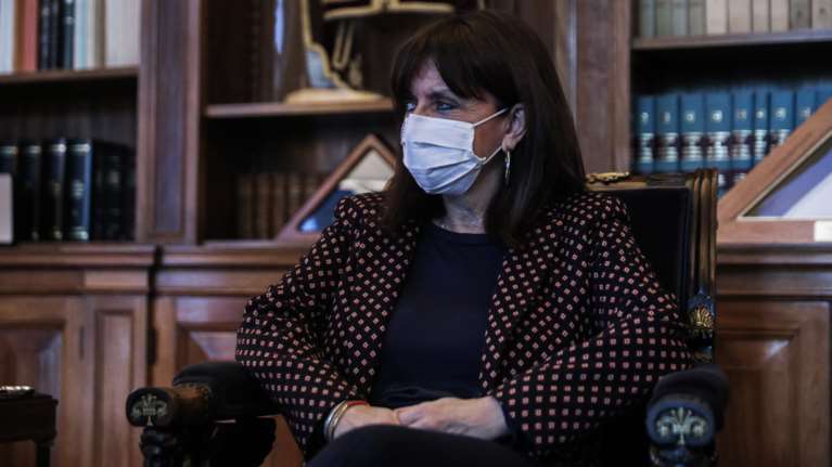 Επικοινωνία Σακελλαροπούλου με Μπιμπίλα για τις καταγγελίες στο θέατρο - &quot;Κέρδος η αποτίναξη του φόβου&quot;