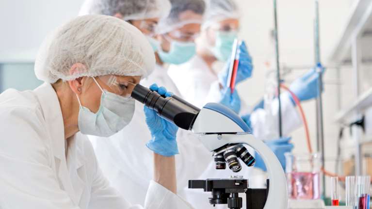 Παγκόσμιος συναγερμός για την ευλογιά των πιθήκων - Οι ομοιότητες με την ανεμοβλογιά - Στο τραπέζι πάλι μάσκες και εμβόλια