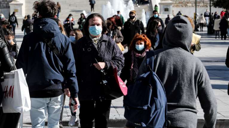 Κορονοϊός: Αφόρητη πίεση στην Αττική με 795 νέα κρούσματα - &quot;Λυγίζουν&quot; Αχαΐα και Θεσσαλονίκη