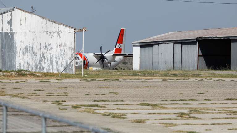 Εκπαιδευτικό μαχητικό συνετρίβη σε κατοικημένη περιοχή στο Τέξας - Τραυματίστηκαν οι πιλότοι