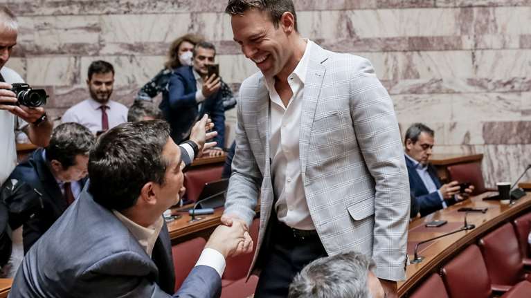 ΣΥΡΙΖΑ: Διχασμένα τα social media με Τσίπρα και Κασσελάκη - "Παρακολουθεί κανείς το syrizavivor ή τζάμπα τόσες δοκιμασίες;"