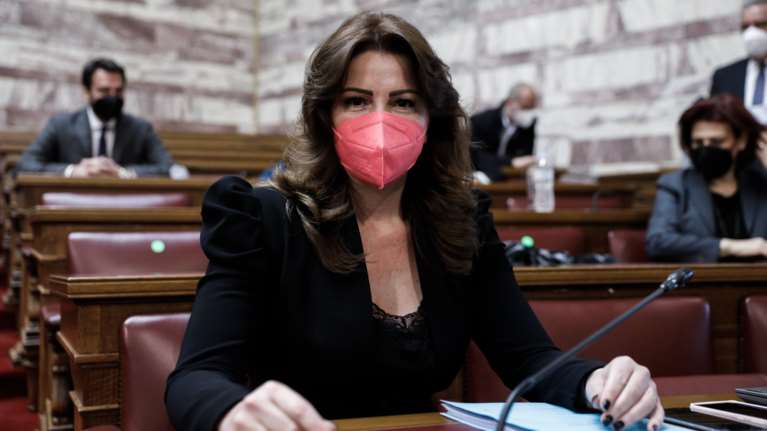 Κατερίνα Παπακώστα: Τα &quot;γύρισε&quot; μετά τον σάλο - &quot;ΜΜΕ των Τρικάλων απομόνωσε μία φράση μου&quot;