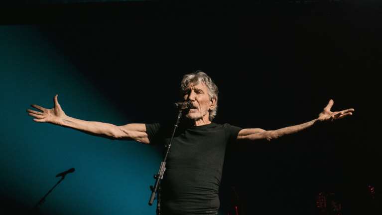 Σάλος με τον Ρότζερ Γουότερς των Pink Floyd στην Πολωνία: Ανεπιθύμητος εξαιτίας προτροπής στον Ζελένσκι να &quot;αλλάξει δρόμο&quot;