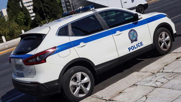 Λήξη συναγερμού στου Ψυρρή: Προσωπικά αντικείμενα είχε η ύποπτη τσάντα έξω από ισραηλινό εστιατόριο