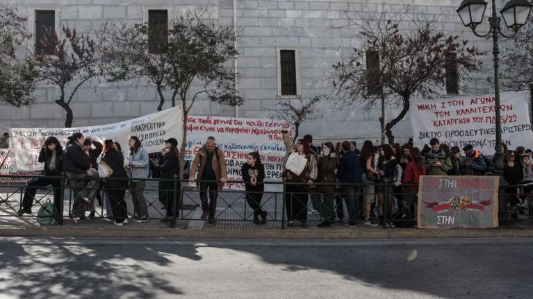 Έληξε η κατάληψη στο κτήριο Τσίλλερ του Εθνικού, συνεχίζεται στο ΡΕΞ - Αιχμές από το ΔΣ του Θεάτρου