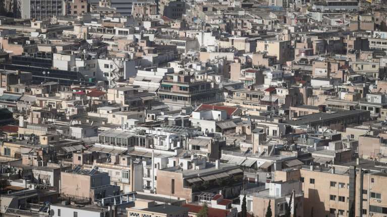 Εξοικονομώ - Ανακαινίζω για Νέους: Ανοίγει σήμερα η πλατφόρμα – Οι προϋποθέσεις και τα κριτήρια