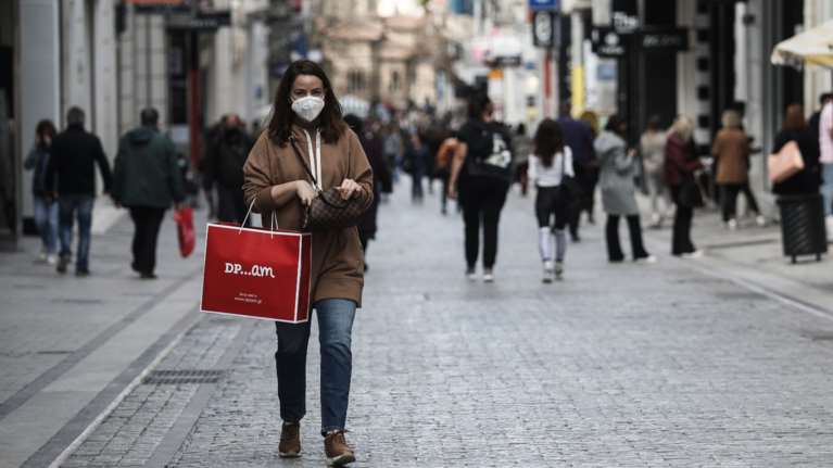 Κορονοϊός: Υποφέρει η Αττική με 1.578 νέα κρούσματα - Στο &quot;κόκκινο&quot; και η Θεσσαλονίκη