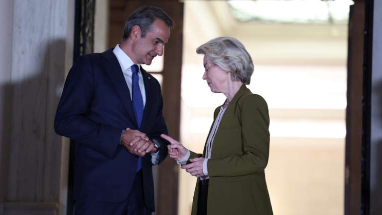 Η πρόεδρος της Κομισιόν πήρε την επιστολή Μητσοτάκη για τις τιμές ρεύματος - "Η Επιτροπή θα την αναλύσει"