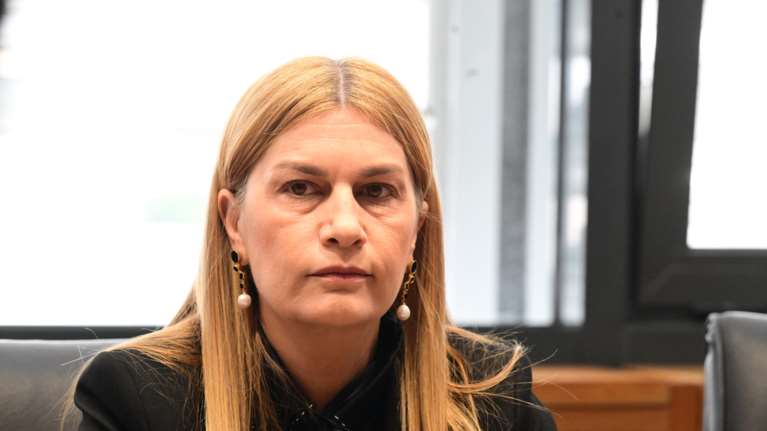 Βολουδάκη: Τα δύο πλοία του ΠΝ θα ειδοποιούν τις λιβυκές αρχές και θα ζητούν να γυρίσουν πίσω τα σκάφη με μετανάστες