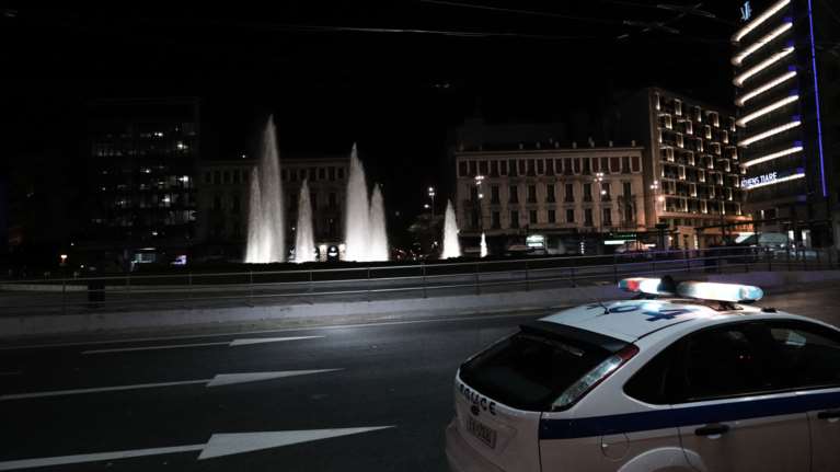 Έρημες πόλεις Αθήνα και Θεσσαλονίκη - Εικόνες που θυμίζουν lockdown Μαρτίου [εικόνες]