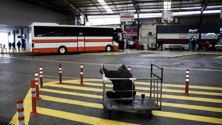 Τραγωδία στα Γρεβενά - Οδηγός λεωφορείου, πατέρας τριών παιδιών έχασε τη ζωή του την ώρα που έπινε καφέ