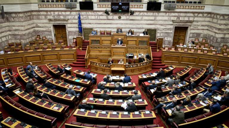 Novartis: Ο ΣΥΡΙΖΑ ζητά να κατατεθεί στη Βουλή η αγωγή του δημοσίου κατά του φαρμακευτικού κολοσσού