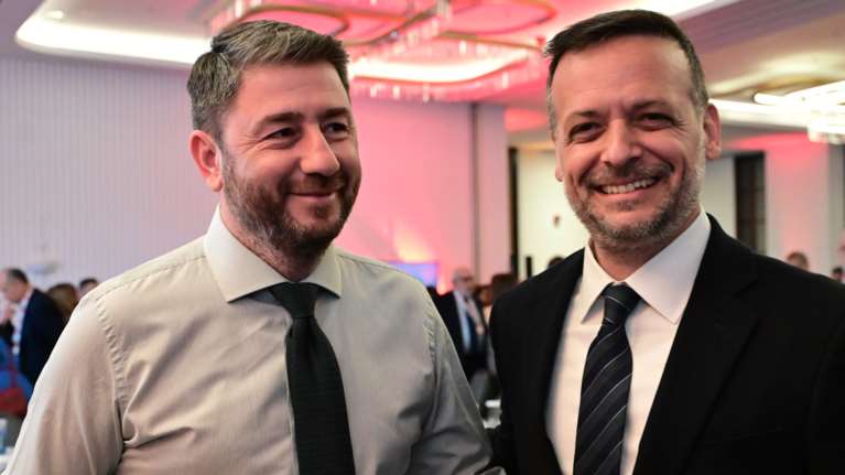 Δημοσκόπηση Opinion Poll: Δεύτερο κόμμα το ΠΑΣΟΚ - Ο Δούκας μπορεί να αντιμετωπίσει τον Μητσοτάκη, λένει οι ψηφοφόροι του κόμματος