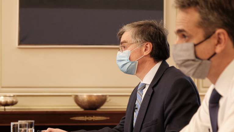 Μητσοτάκης: Η πανδημία δεν τελείωσε, ελευθερία δεν σημαίνει ανευθυνότητα - Ανησυχία Τσιόδρα για μεταλλάξεις