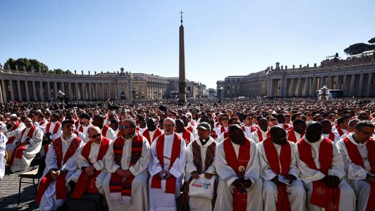 Βατικανό: Πότε αναμένεται να συνεδριάσει το Κονκλάβιο για τον νέο Πάπα - Οι τρεις τάσεις