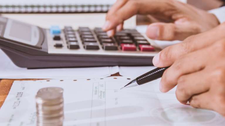 Ανυποχώρητη η κυβέρνηση απέναντι στην προκλητική φοροδιαφυγή των ελεύθερων επαγγελματιών - "Παράθυρο" για μικρές αλλαγές