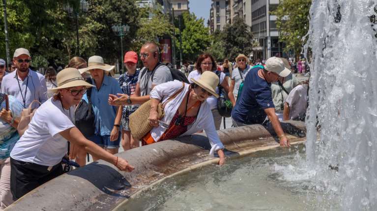 Αφόρητος καύσωνας διαρκείας: Οι περιοχές που μπαίνουν στον &quot;κλίβανο&quot; - Τι δείχνει για τη θερμική καταπόνηση το HEAT-ALARM