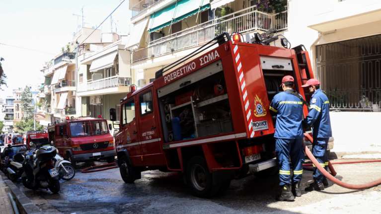 Τραγωδία στη Θεσσαλονίκη: Τρεις νεκροί από φωτιά σε εγκαταλελειμμένο κτήριο