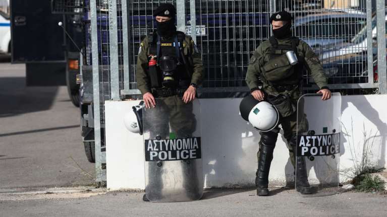 Και στους σωφρονιστικούς υπαλλήλους το επίδομα των 600 ευρώ - Θα δοθεί λίγο πριν τα Χριστούγεννα