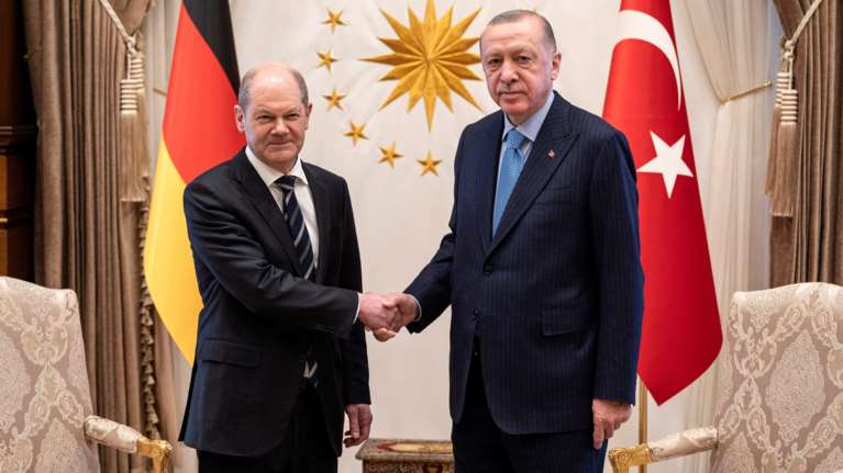 Στο Βερολίνο σήμερα ο Ερντογάν - Τα τρία βασικά θέματα που θα θέσει στον Σολτς