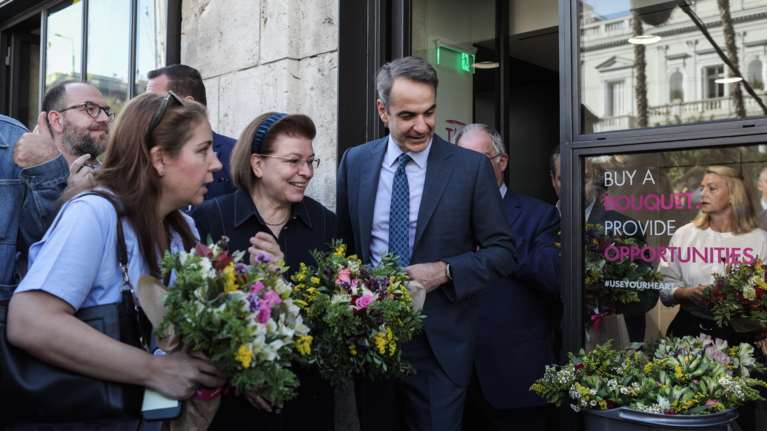 Ανοίγουν και πάλι τα ιστορικά λουλουδάδικα της Βουλής: Στα εγκαίνια και ο Κυριάκος Μητσοτάκης- Τι άλλο θα πωλούν