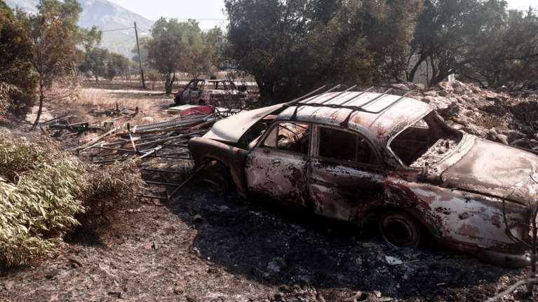 Δύο συλλήψεις για εμπρησμό από πρόθεση στον Διόνυσο Αττικής