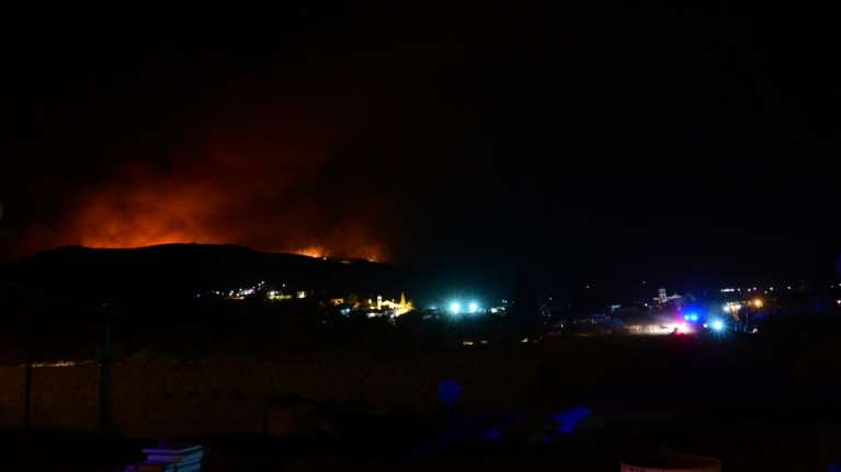 &quot;Είναι μία νύχτα μάχης - Κανείς δεν θα φύγει από εδώ&quot; δήλωσε ο Βασίλης Κικίλιας για τη φωτιά στην Εύβοια