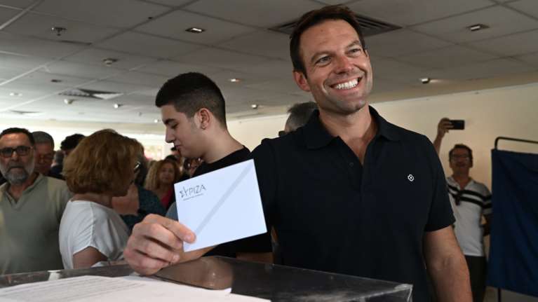 Ψήφισε ο Στέφανος Κασσελάκης: Δήλωσε συγκινημένος από την κοσμοσυρροή - &quot;Αύριο ενωμένοι συνεχίζουμε μαζί&quot; [εικόνες]