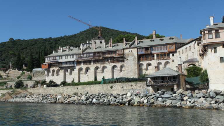 Βράζει από κορονοϊό το Άγιο Όρος: Συνεχώς &quot;φεύγουν&quot; μοναχοί – Μπορεί να έχουν ξεπεράσει τους 40 λέει ηγούμενος