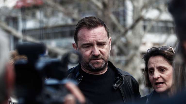 Αιχμηρή απάντηση Πλακιά στον Αρκά: Πολύ άστοχο σκίτσο, τα δικά μας δάκρυα πάνε μόνο στα μνήματα των παιδιών μας