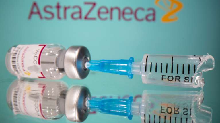 AstraZeneca: Από πότε μπορούν να αλλάξουν εμβόλιο όσοι το επιθυμούν - Ποιοι θα λάβουν sms