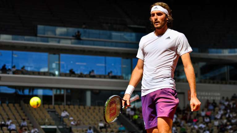 Στέφανος Τσιτσιπάς: Εγκατέλειψε τον αγώνα στο Paris Masters - Είχε ενόχληση στον αγκώνα