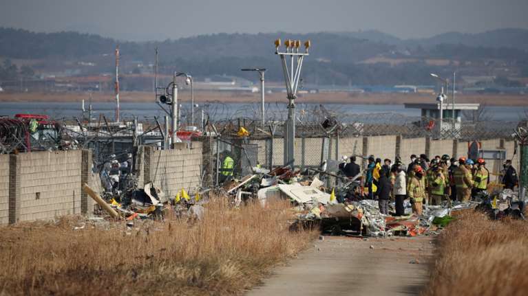 Συντριβή αεροσκάφους στη Νότια Κορέα: Αγόρι τριών ετών το μικρότερο θύμα - Επέστρεφαν από διακοπές οι περισσότεροι επιβάτες