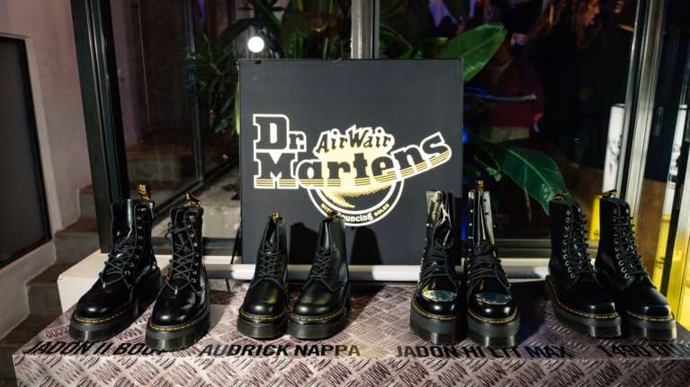 H Dr. Martens ξέρει να παρτάρει δυνατά [εικόνες]