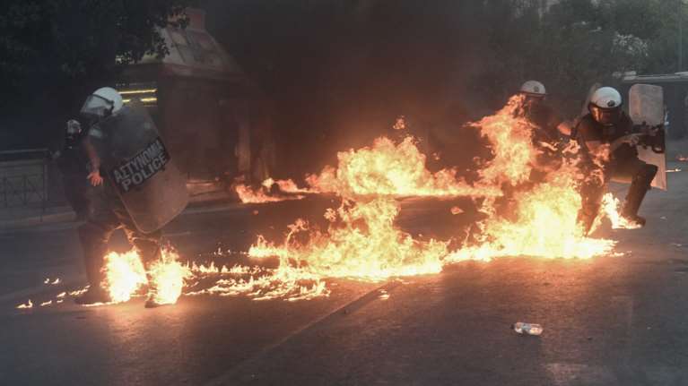 Χρυσοχοΐδης: &quot;Οποιος χρησιμοποιεί μολότοφ θα συλλαμβάνεται - Υπήρχε σχέδιο διάλυσης της διαδήλωσης&quot;