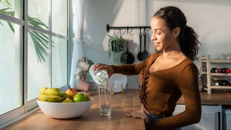 Τι μπορεί να μας ξεδιψάσει περισσότερο και από το νερό; Νέα έρευνα δίνει την απάντηση